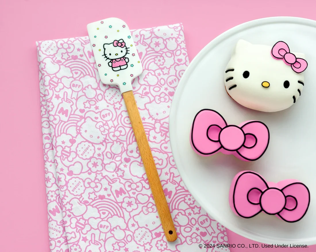 Hello Kitty Kitchen Towel and Spatula Set - Image 4